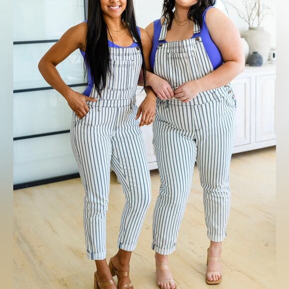 Judy Blue Railroad Stripe Overalls NWOT PLUS 1x - Picture 1 of 13